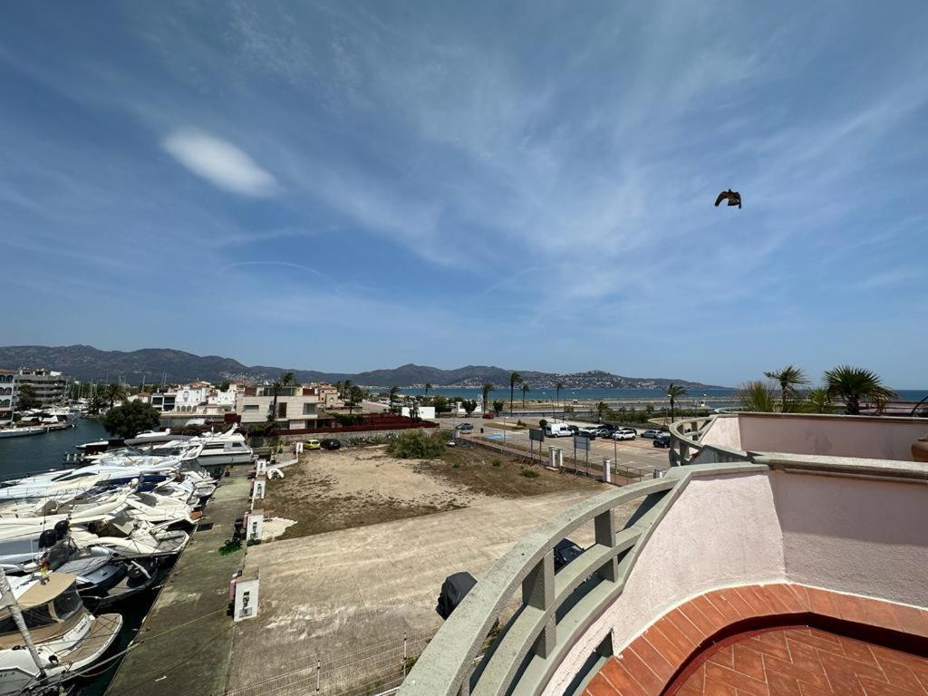 Cargols De Mar Villa Empuriabrava Bagian luar foto