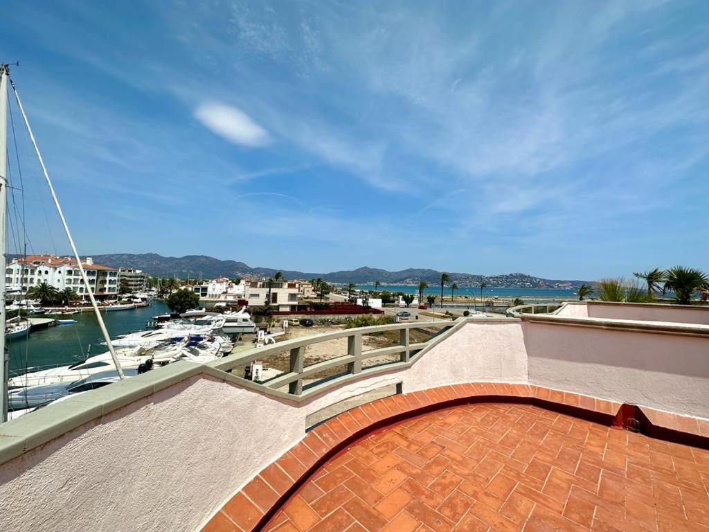 Cargols De Mar Villa Empuriabrava Bagian luar foto